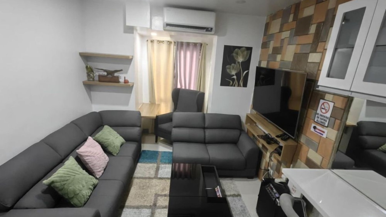 Photo of Livingroom in South Triangle