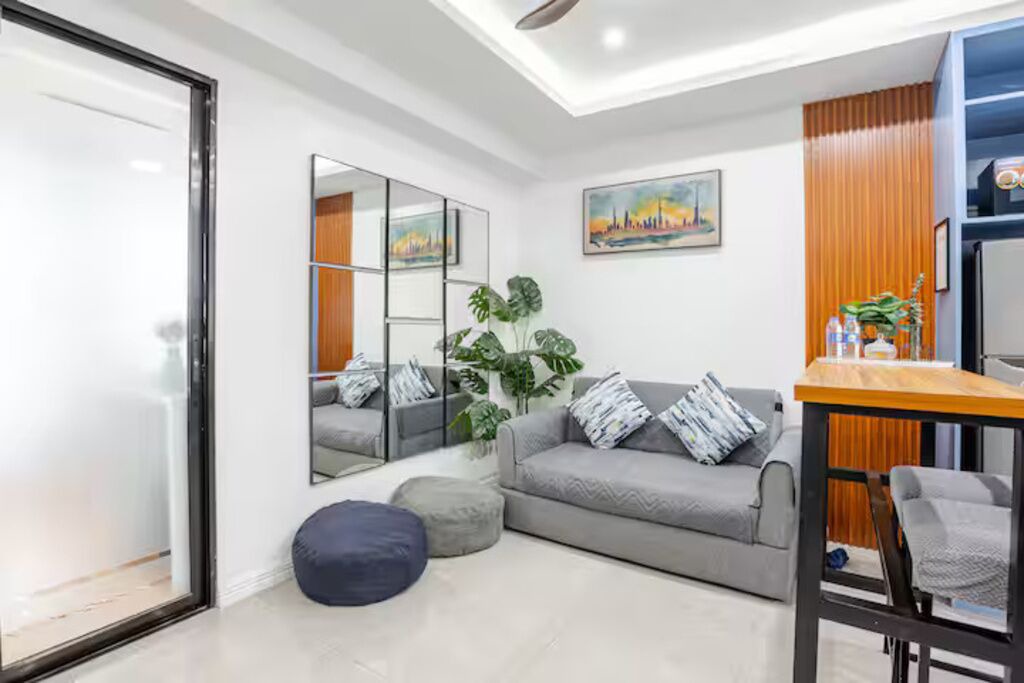 Photo of Livingroom in South Triangle
