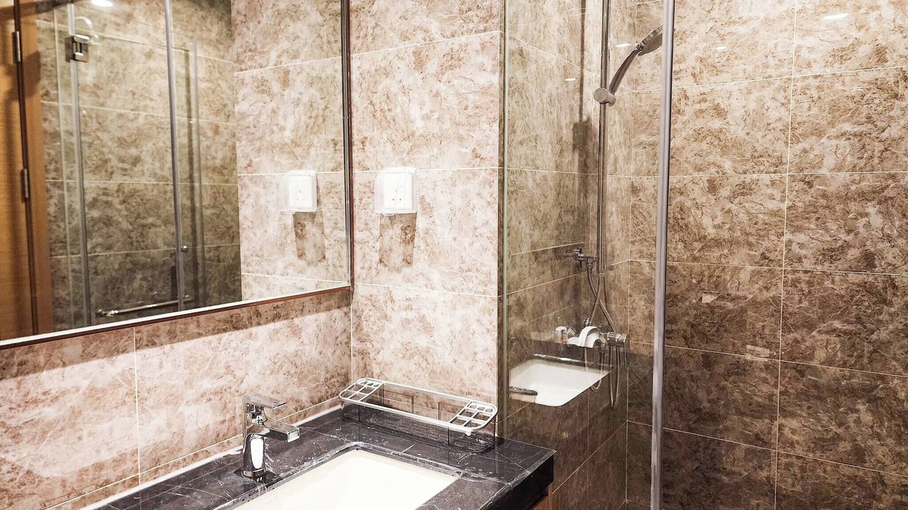 Photo of Bathroom in Central District