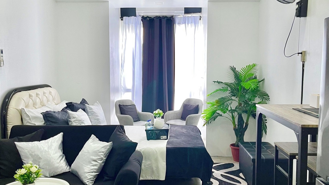 Photo of Livingroom in South Triangle