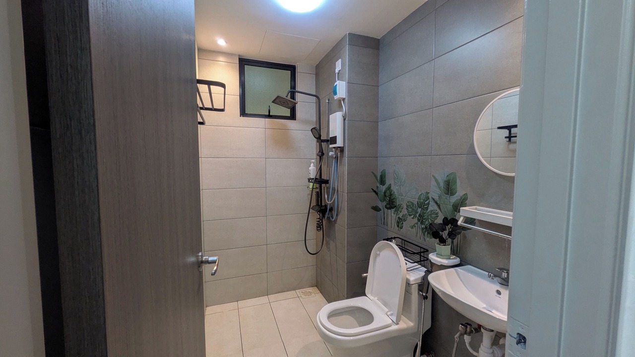 Photo of Bathroom in Central District