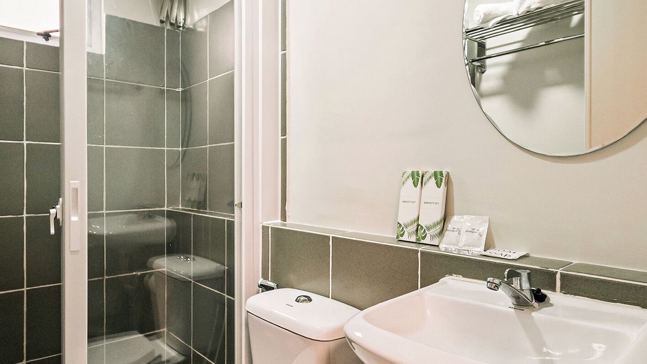 Photo of Bathroom in Las Pinas
