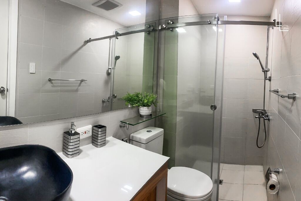 Photo of Bathroom in San Fernando