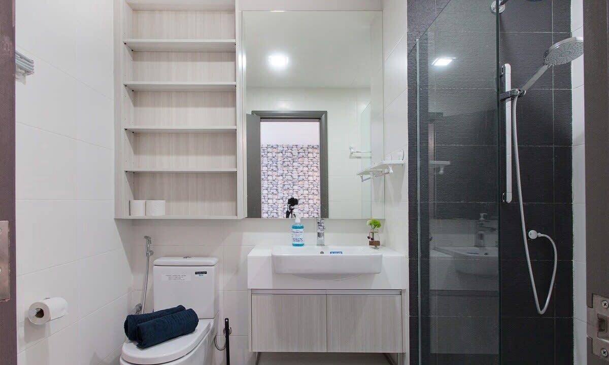 Photo of Bathroom in Central District
