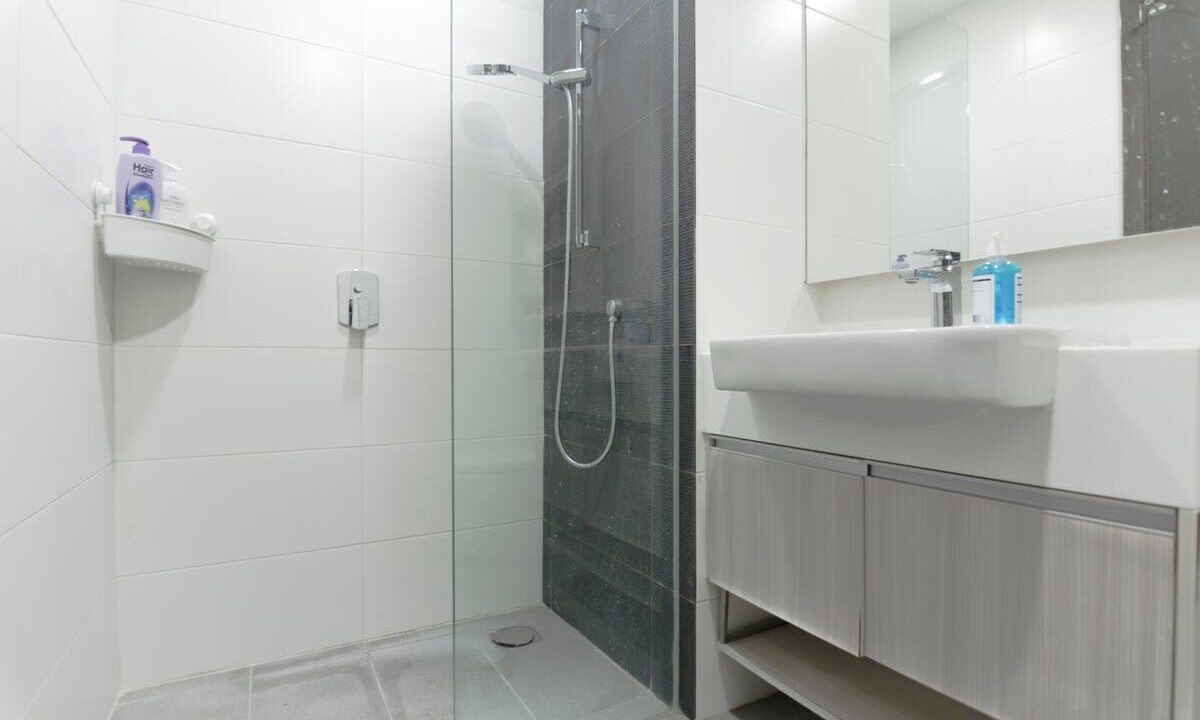 Photo of Bathroom in Central District