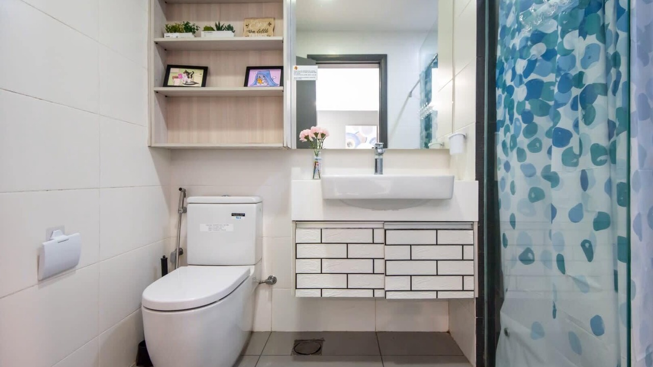 Photo of Bathroom in Central District