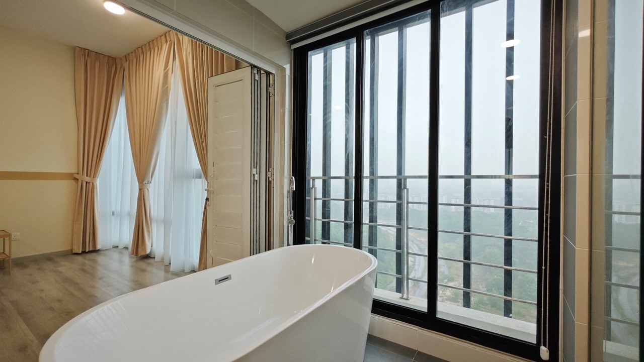 Photo of Bathroom in Central District