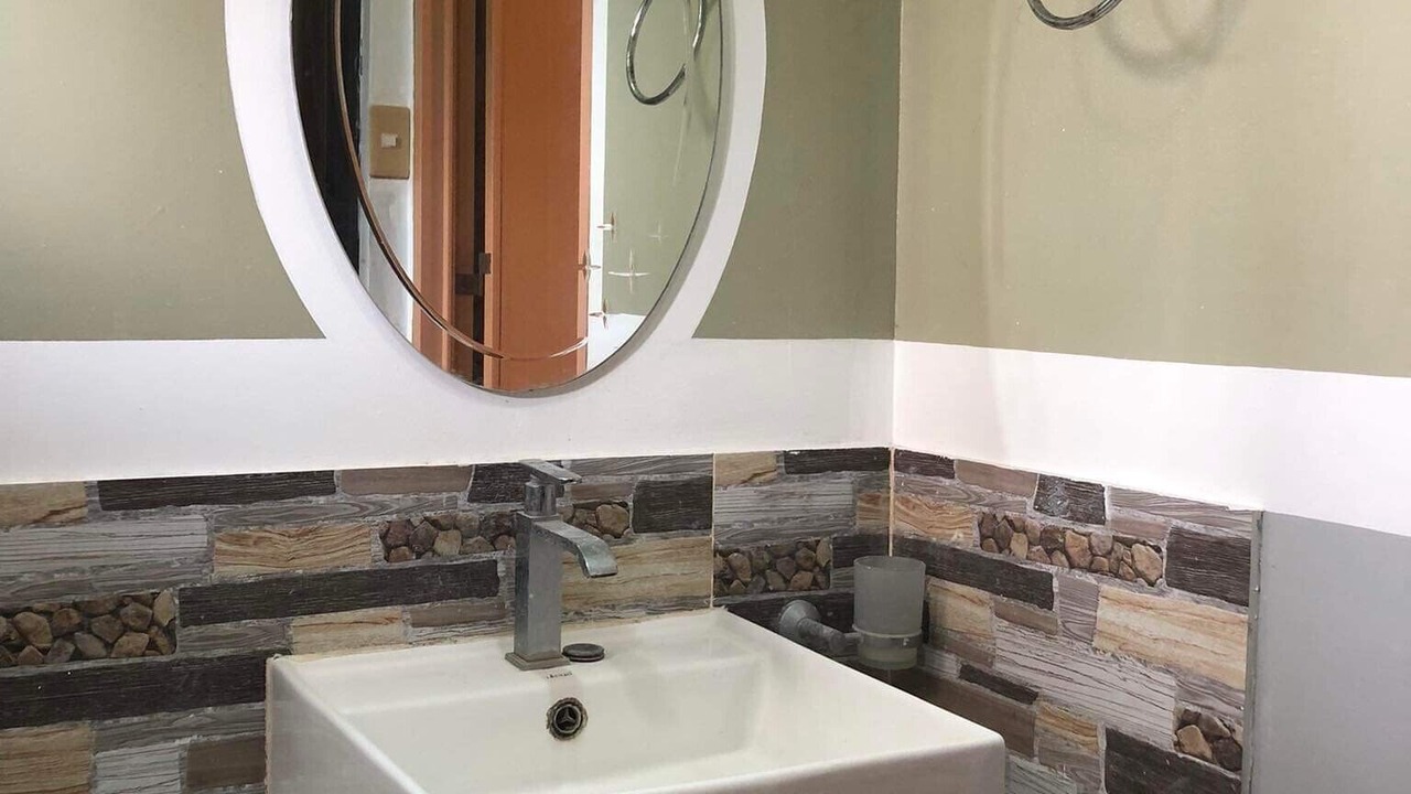 Photo of Bathroom in Lila