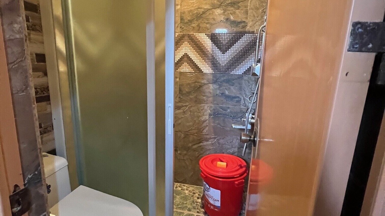 Photo of Bathroom in Lila