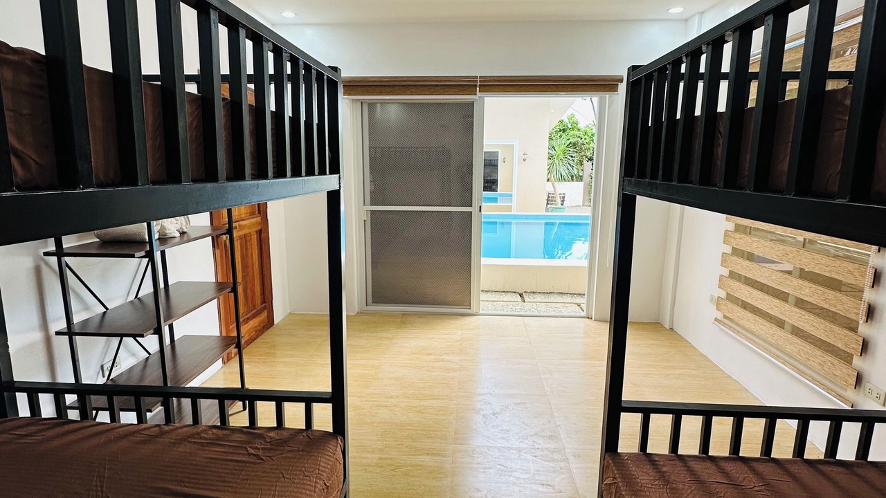 Photo of Others in Amadeo