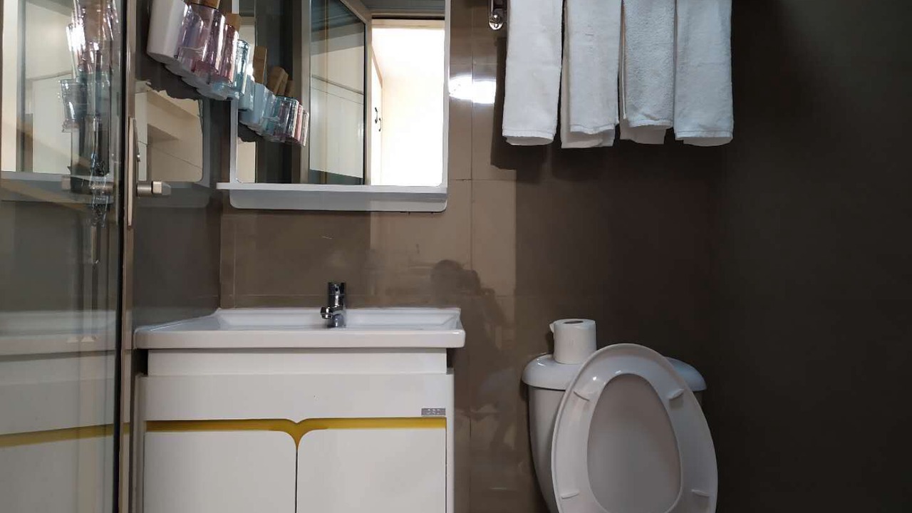 Photo of Bathroom in 669 Ermita