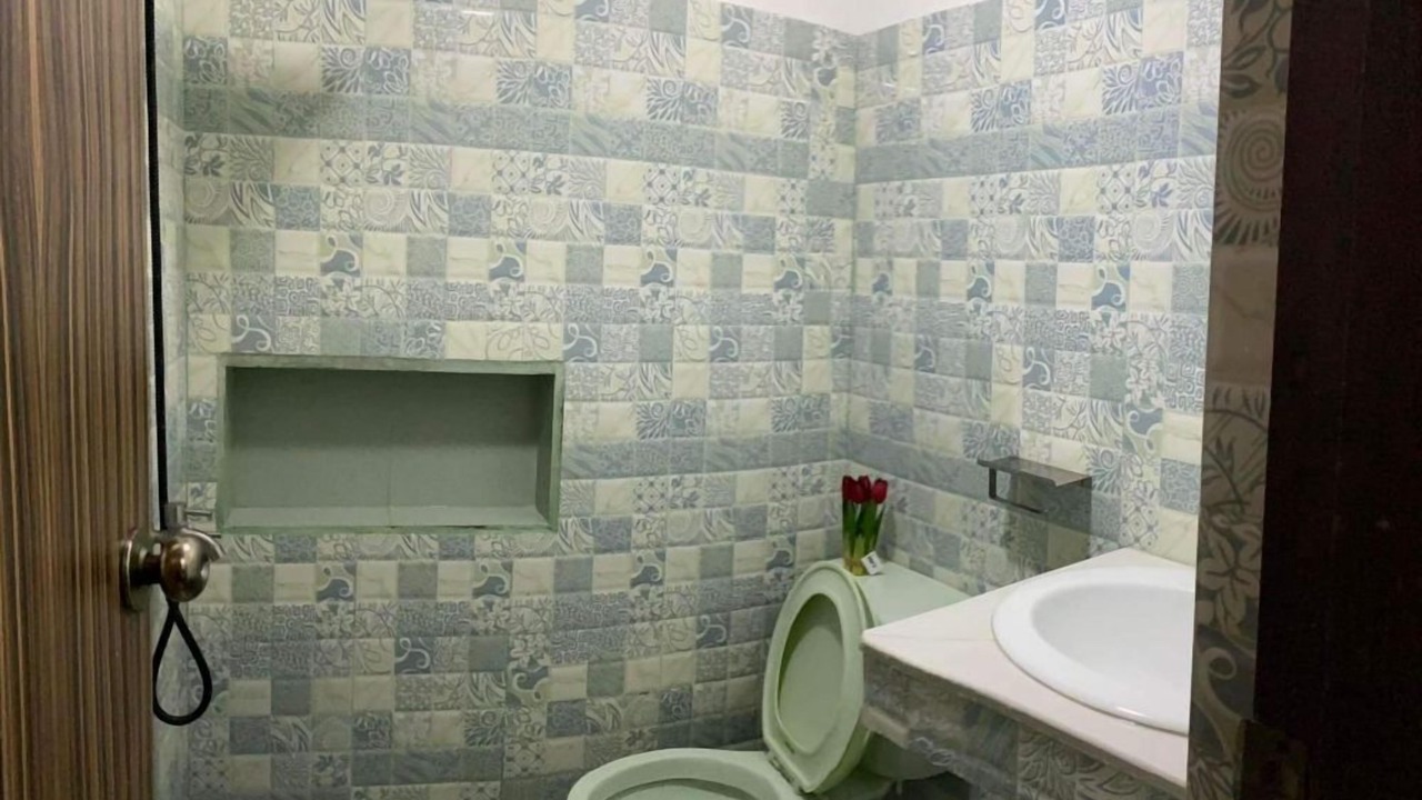 Photo of Bathroom in Paete