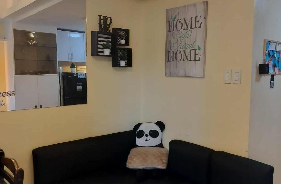 Photo of Livingroom in South Triangle