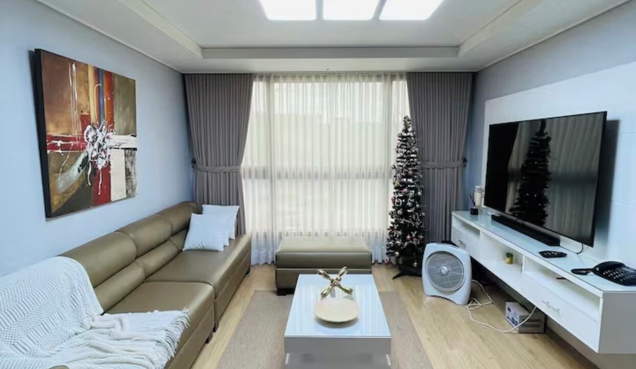 Photo of Livingroom in Clark