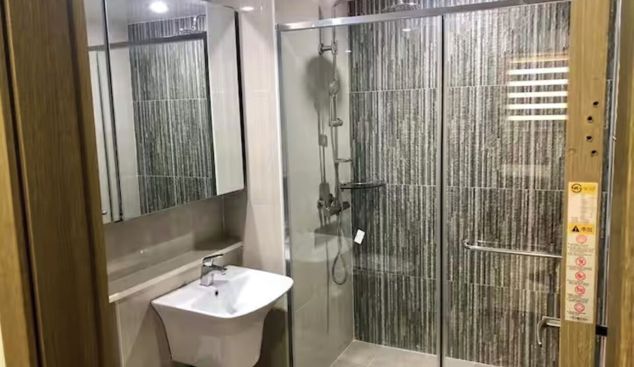Photo of Bathroom in Clark