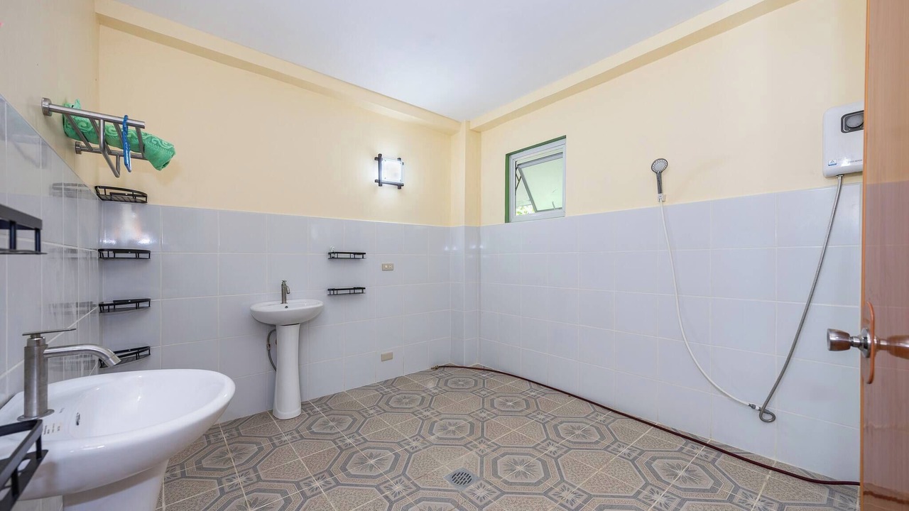 Photo of Bathroom in Poro