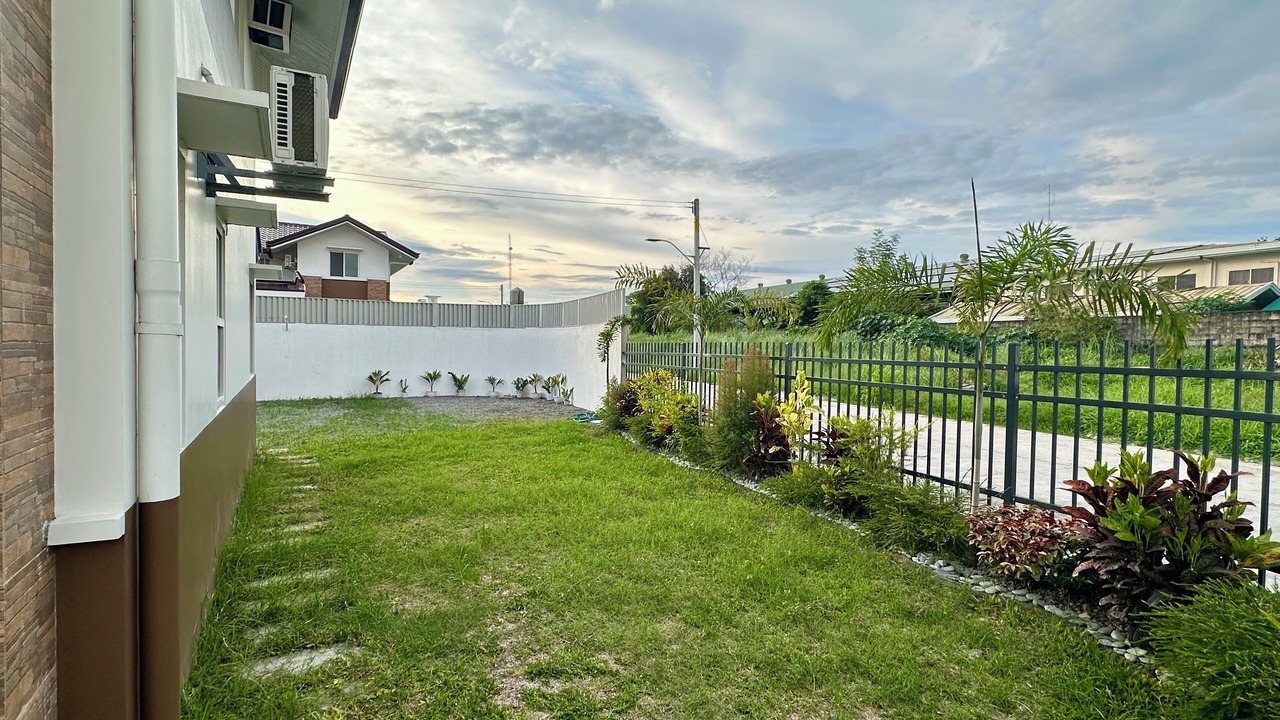 Photo of Outdoor in Bacolor