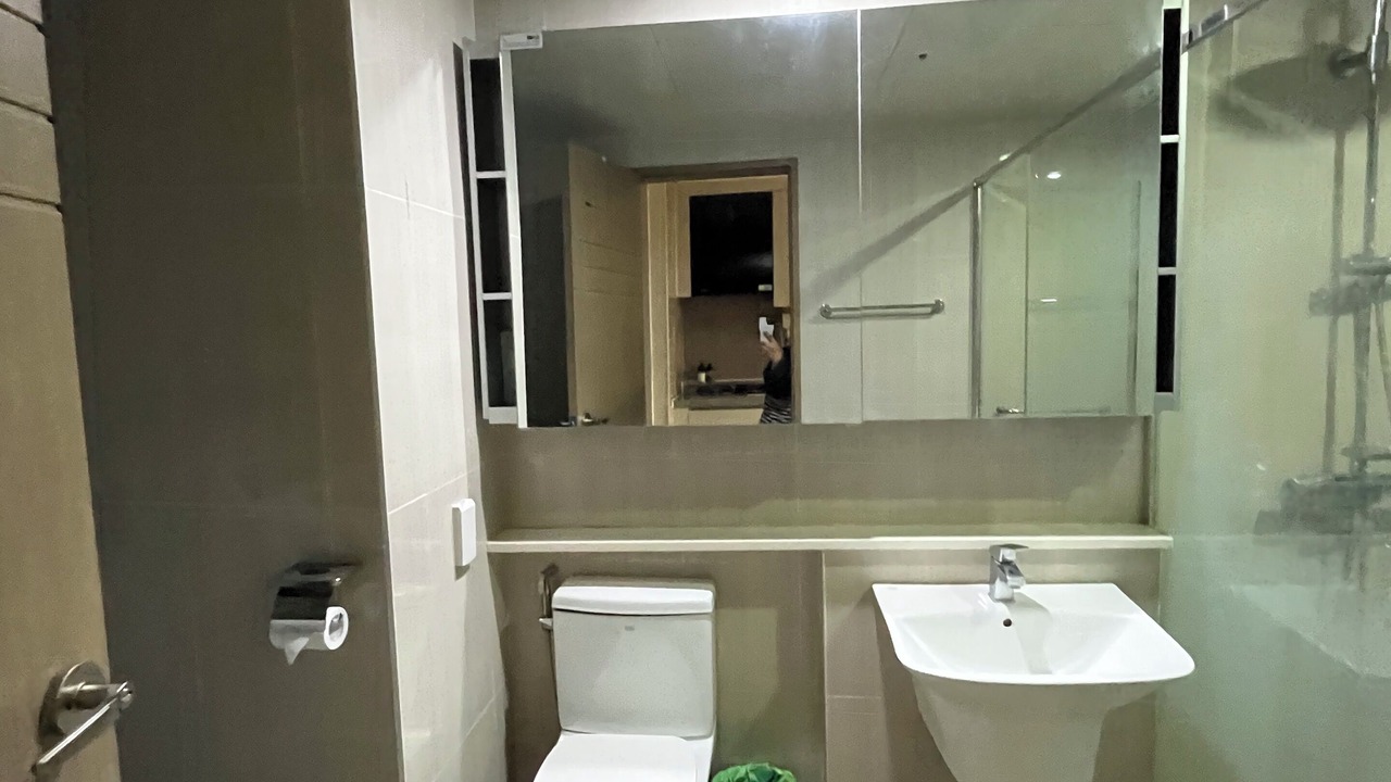 Photo of Bathroom in Clark Freeport