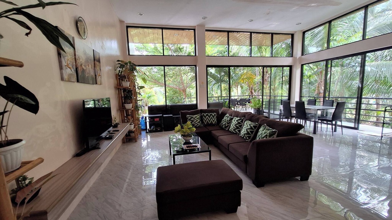Photo of Livingroom in San Francisco Island