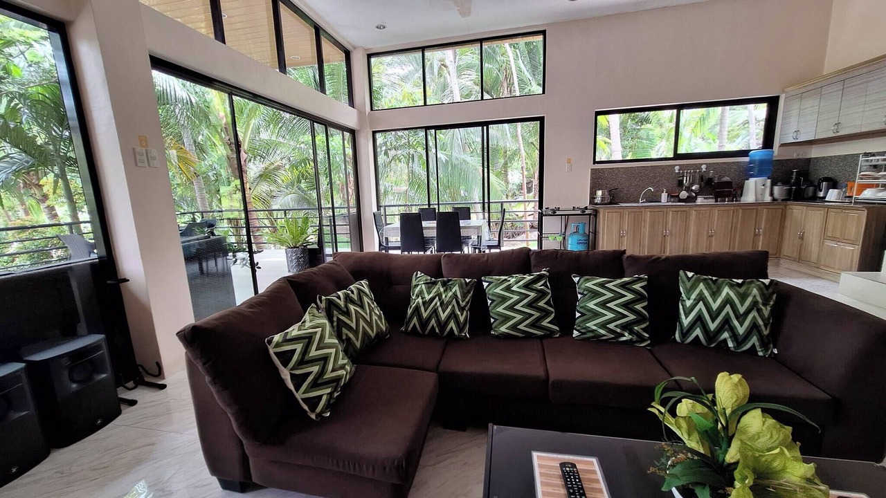 Photo of Livingroom in San Francisco Island