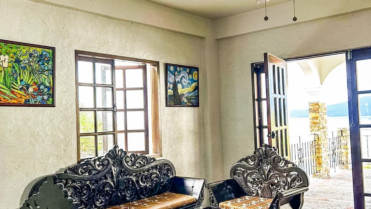 Photo of Livingroom in Puerto Galera