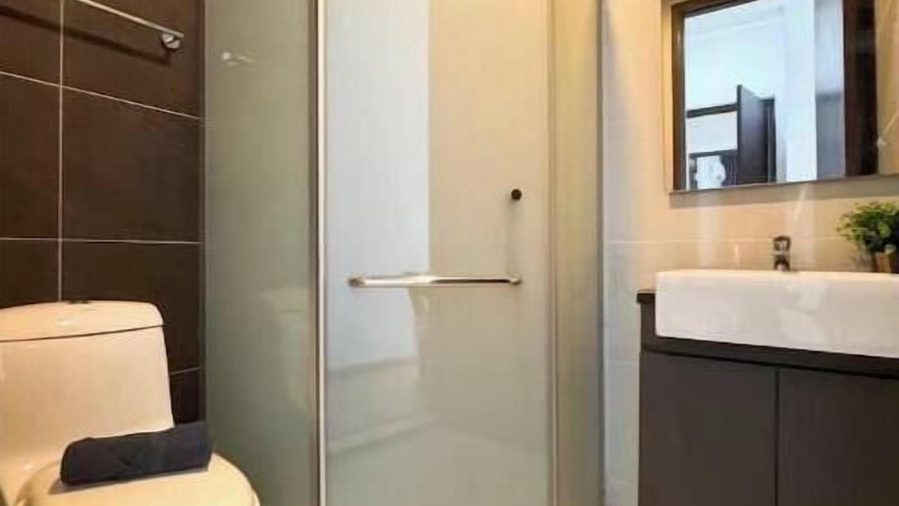 Photo of Bathroom in Central District