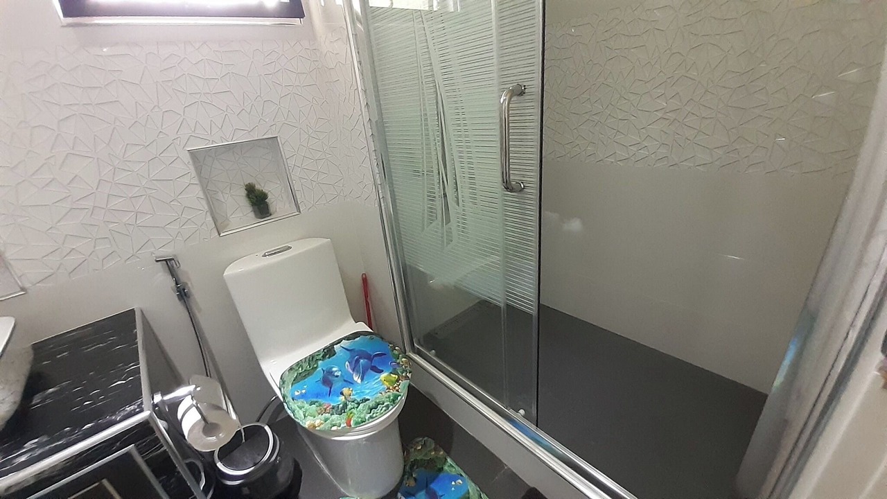 Photo of Bathroom in Manoc-Manoc