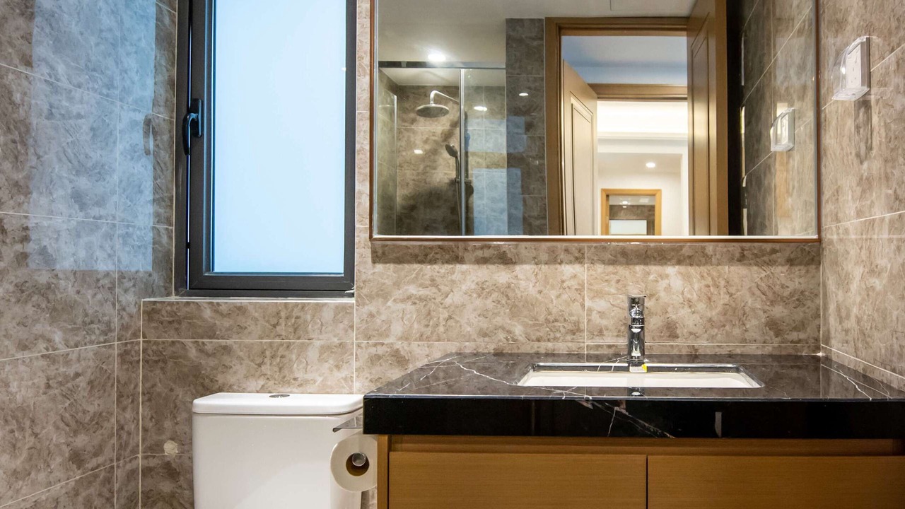 Photo of Bathroom in Central District