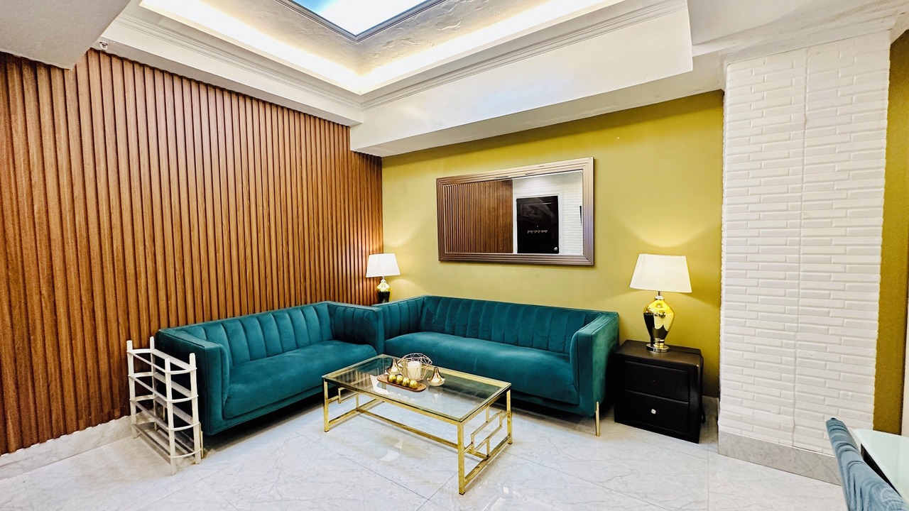 Photo of Livingroom in South Triangle