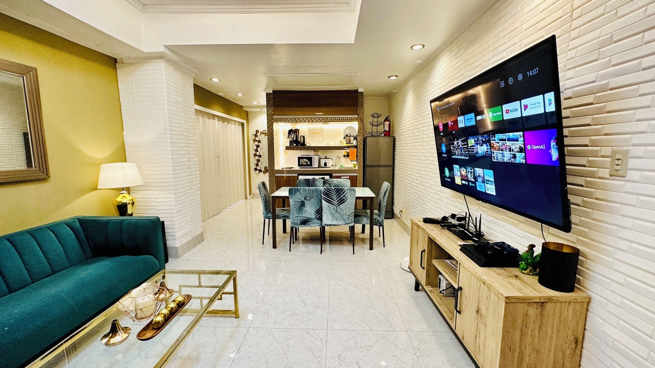 Photo of Livingroom in South Triangle
