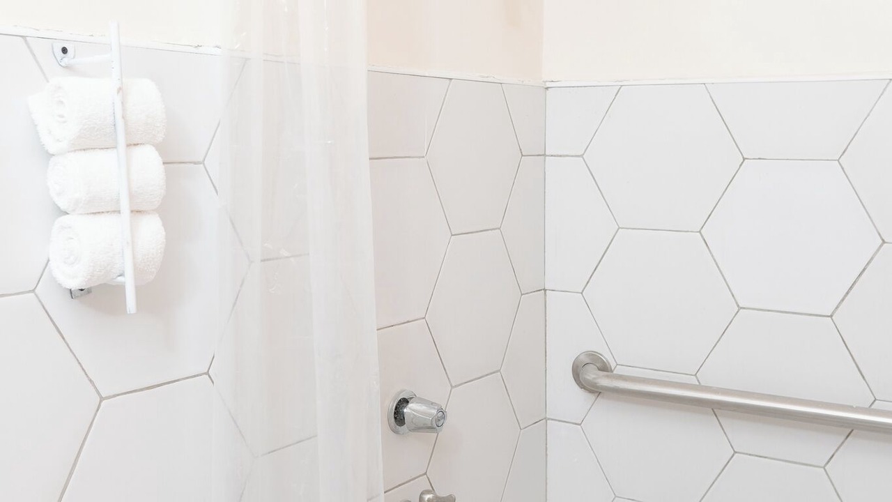 Photo of Bathroom in Enrique B. Magalona