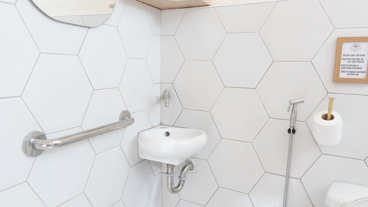 Photo of Bathroom in Enrique B. Magalona