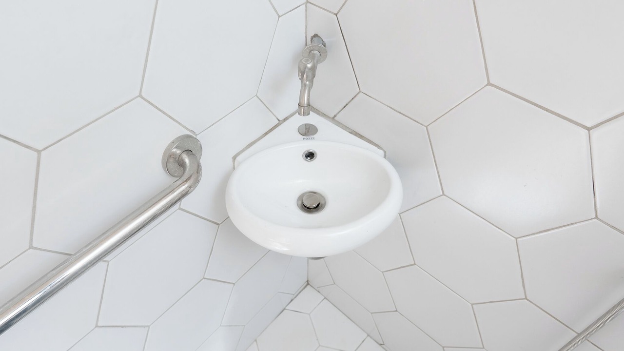 Photo of Bathroom in Enrique B. Magalona