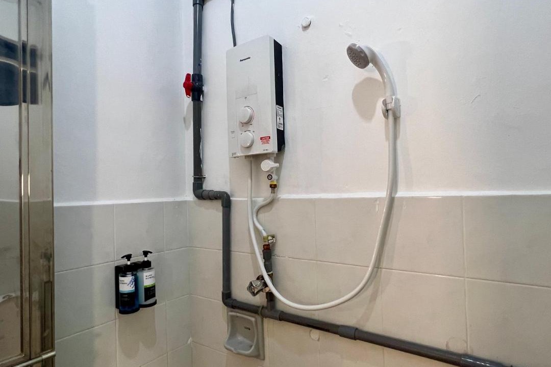 Photo of Bathroom in Batas Baru