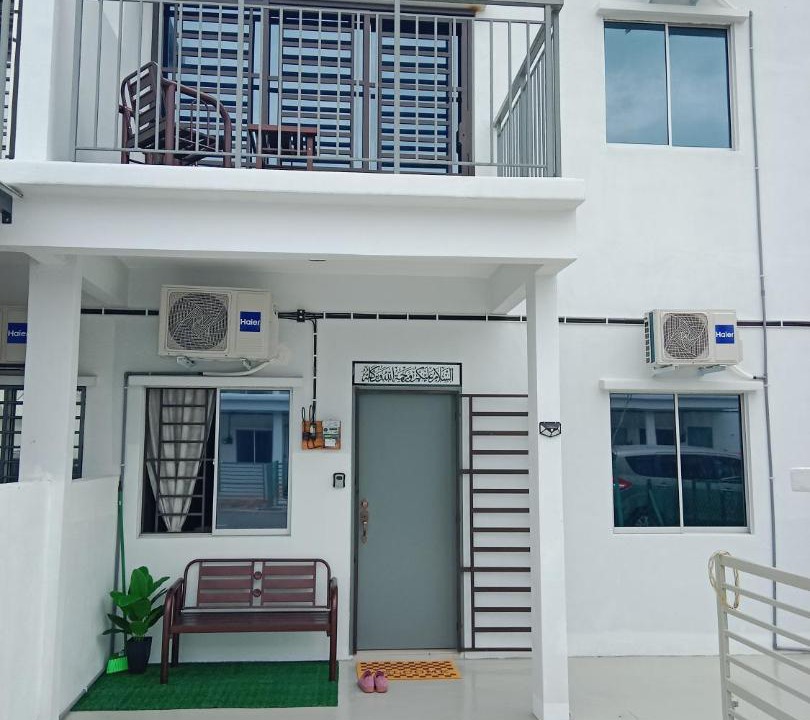 Photo of Patio Balcony in Kuala Selangor District