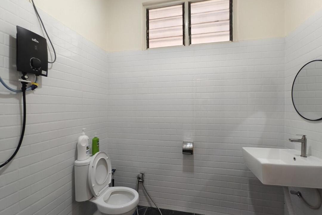 Photo of Bathroom in Taman Canning