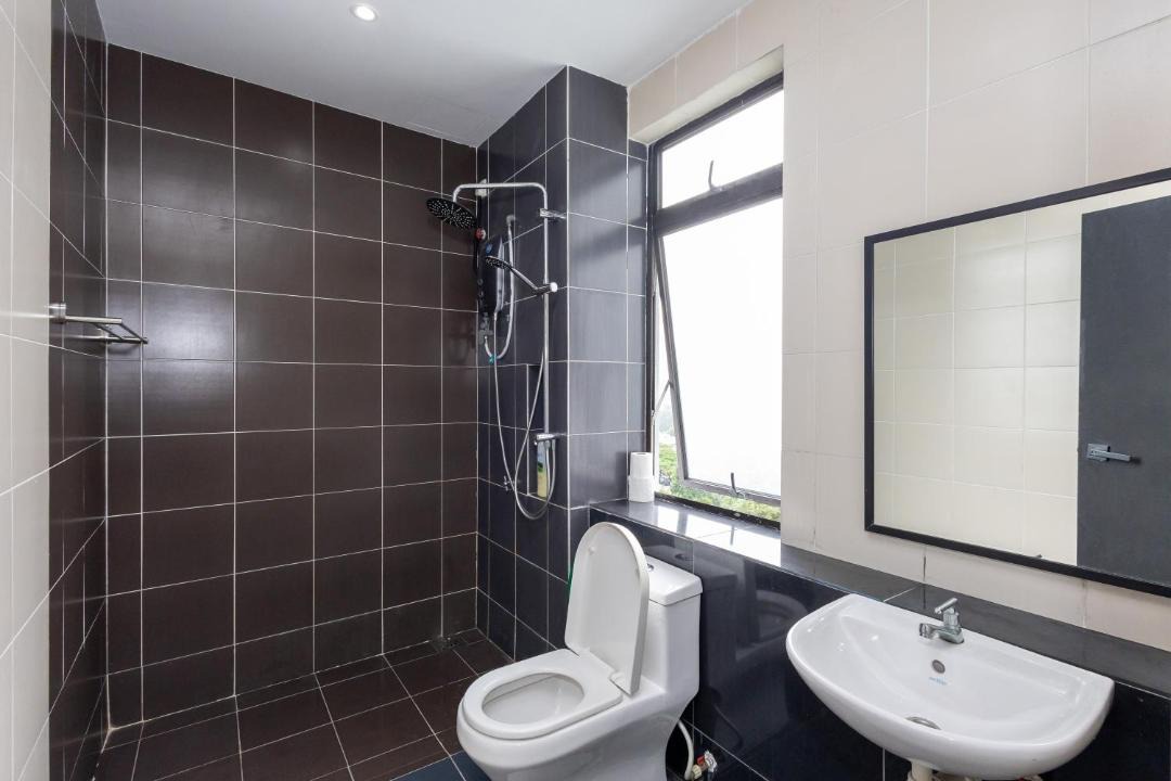 Photo of Bathroom in Taman Mount Austin