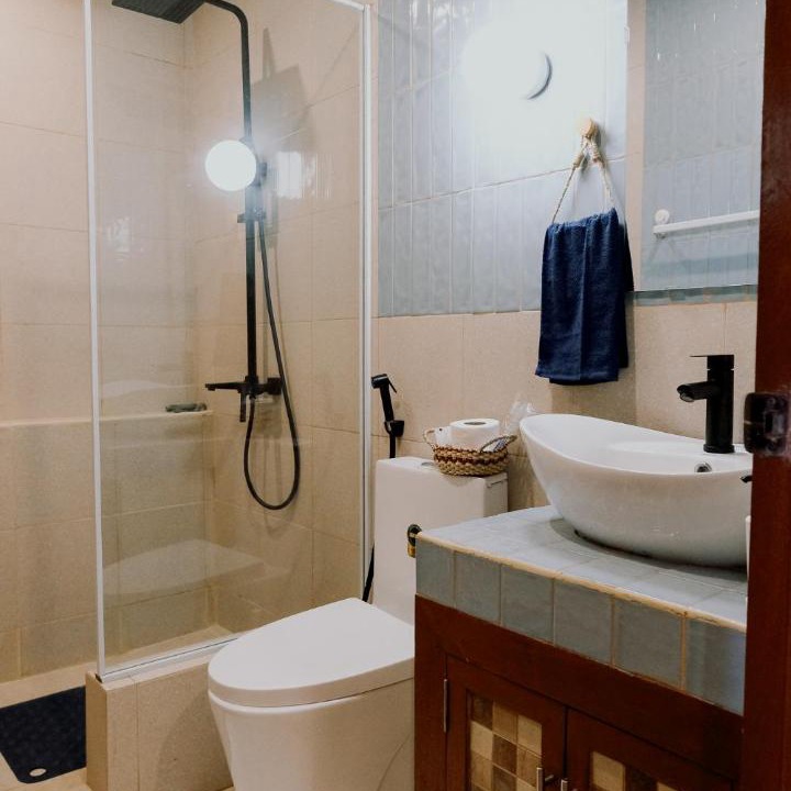 Photo of Bathroom in Catangnan