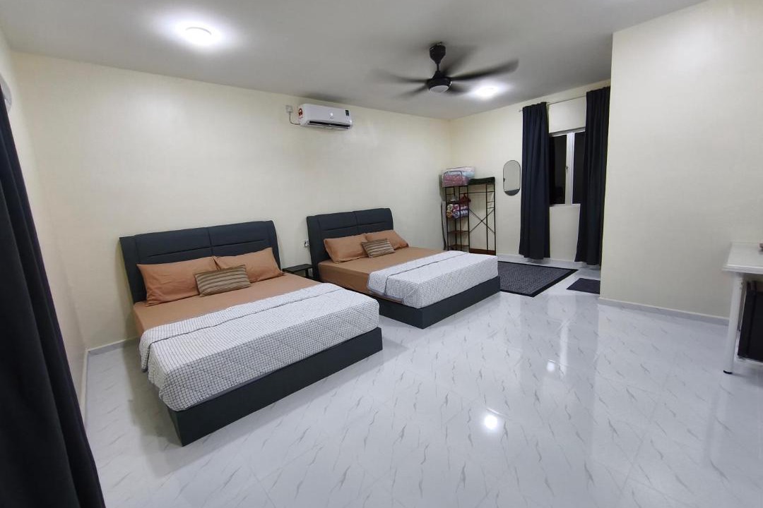 Photo of Bedroom in Kampung Gial