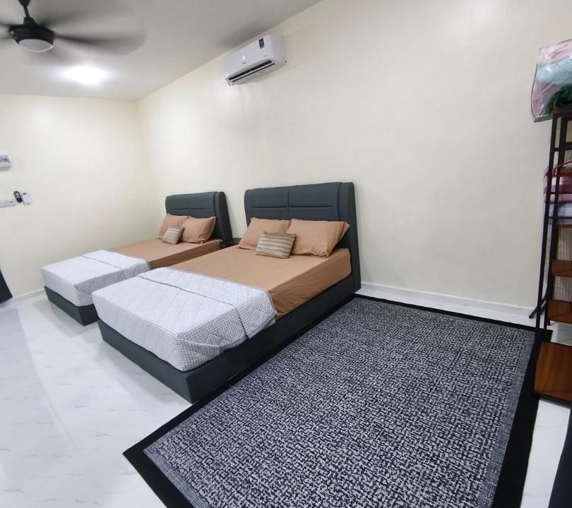 Photo of Bedroom in Kampung Gial