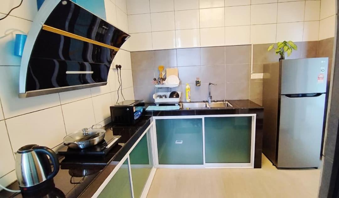 Photo of Kitchen in Kampung Stampin