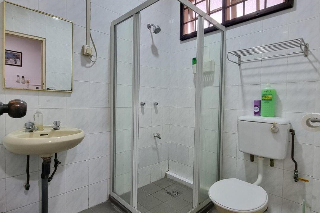 Photo of Bathroom in Lutong