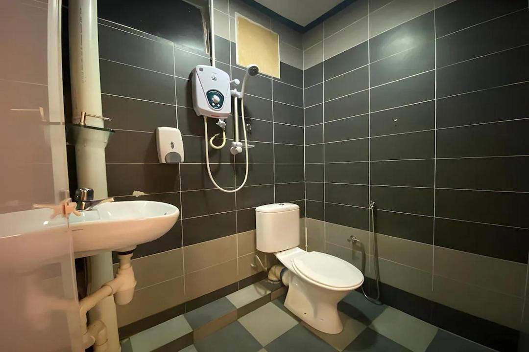 Photo of Bathroom in Batu Ferringhi