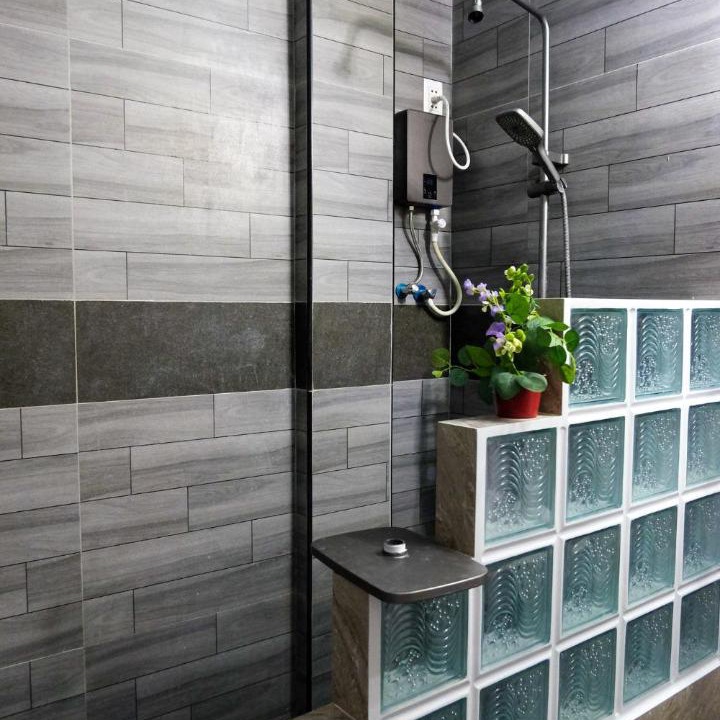 Photo of Bathroom in San Fernando