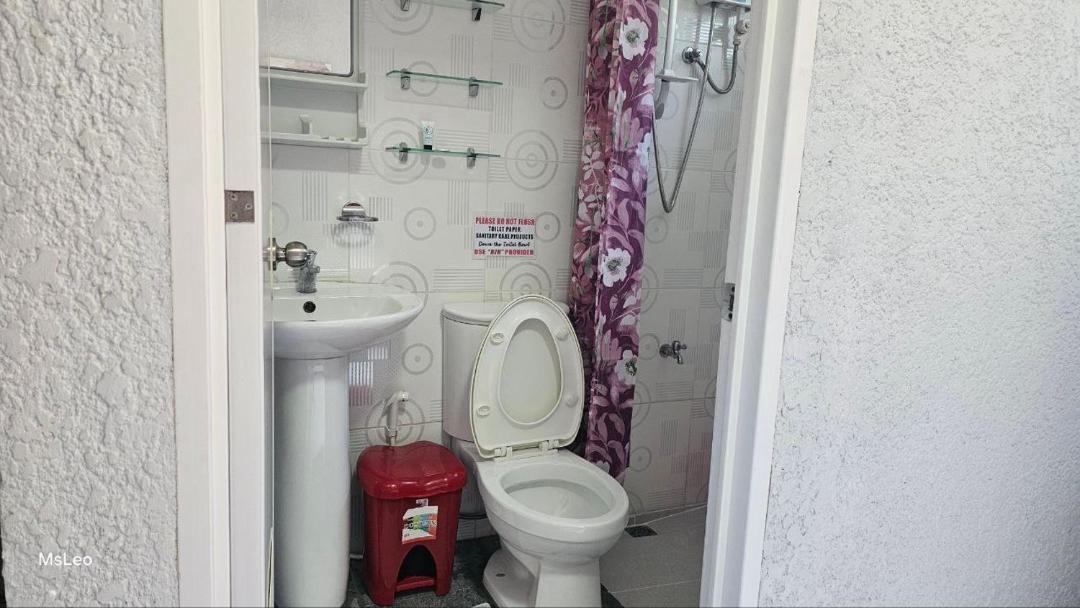 Photo of Bathroom in Lila