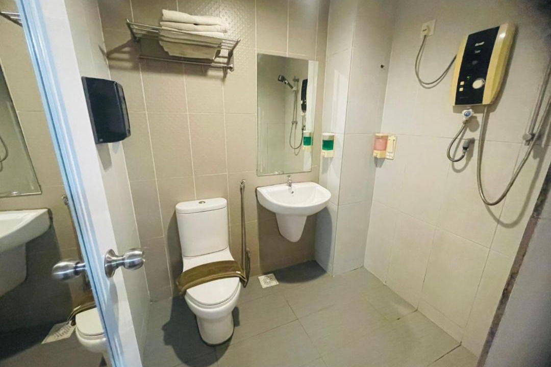 Photo of Bathroom in Central District