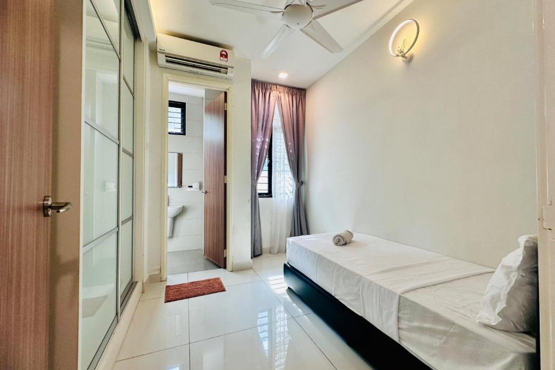 Photo of Bedroom in Batu Ferringhi