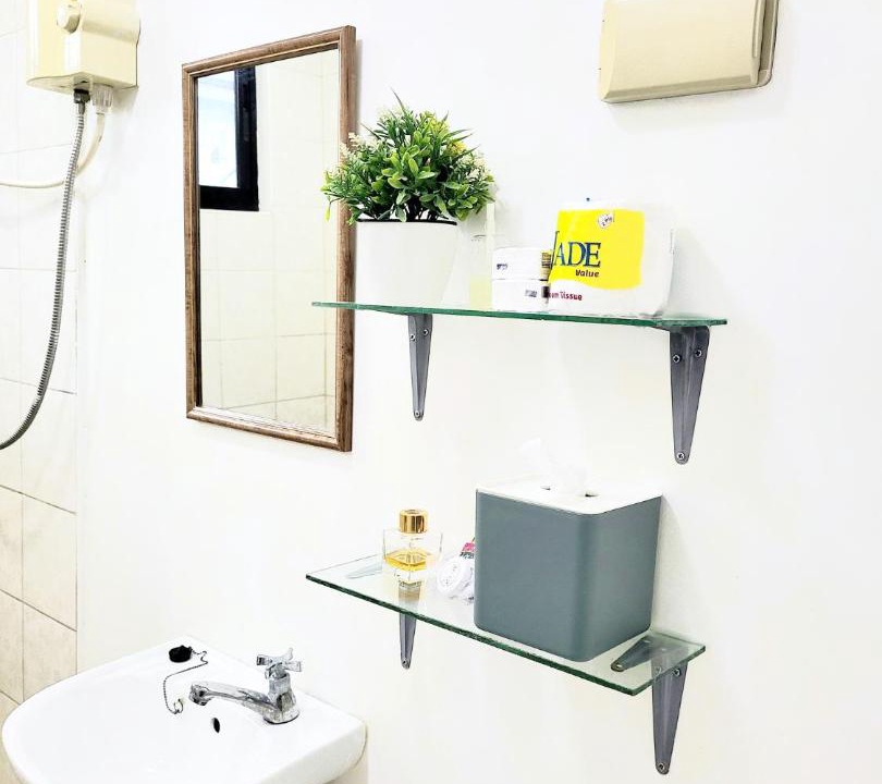 Photo of Bathroom in San Fernando