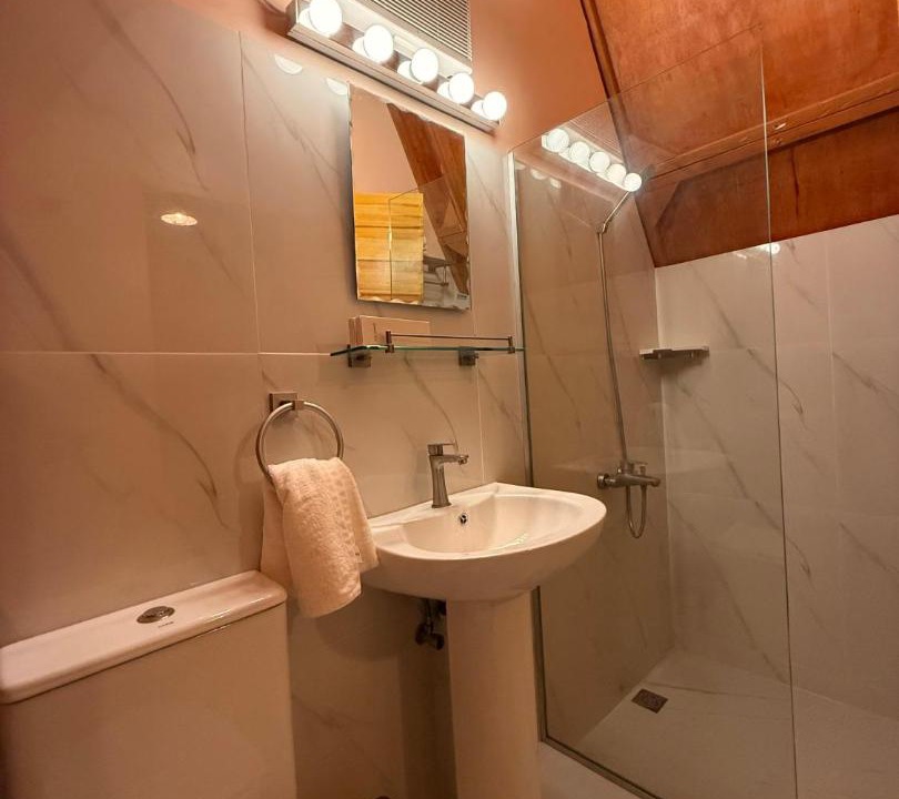 Photo of Bathroom in Larena