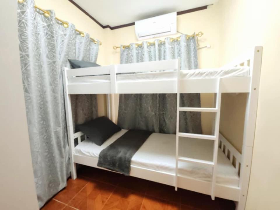 Photo of Bedroom in Liloan